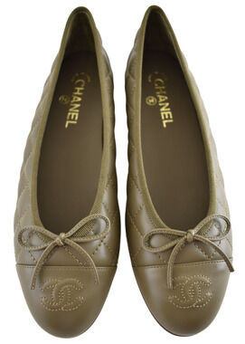 Chanel 26B Dark Khaki Green Lambskin Quilted CC Logo Ballet Ballerina Flat 39
